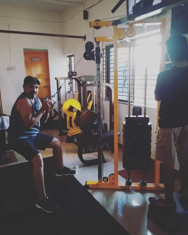 Naveen's Max Fitness