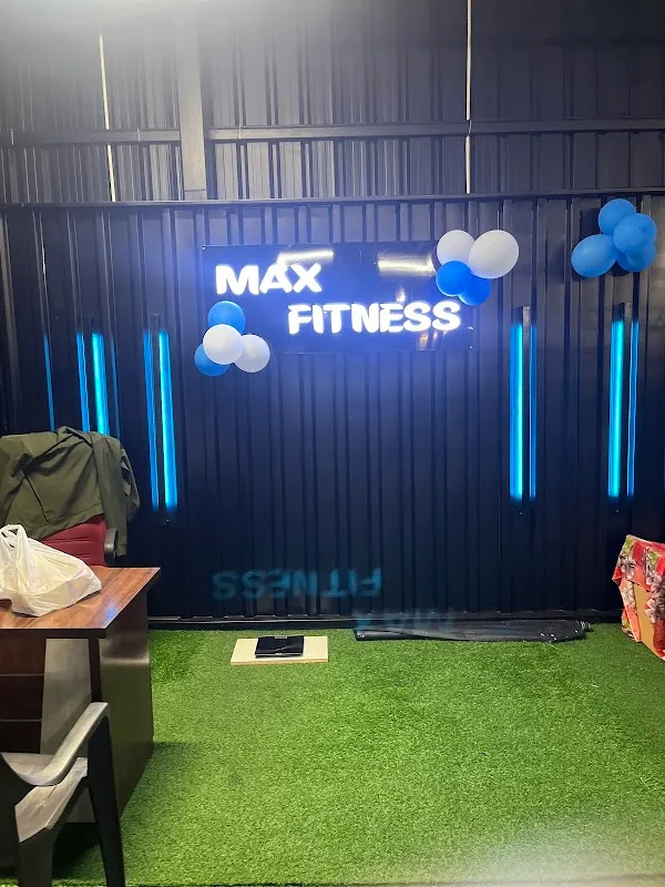 Naveen's Max Fitness
