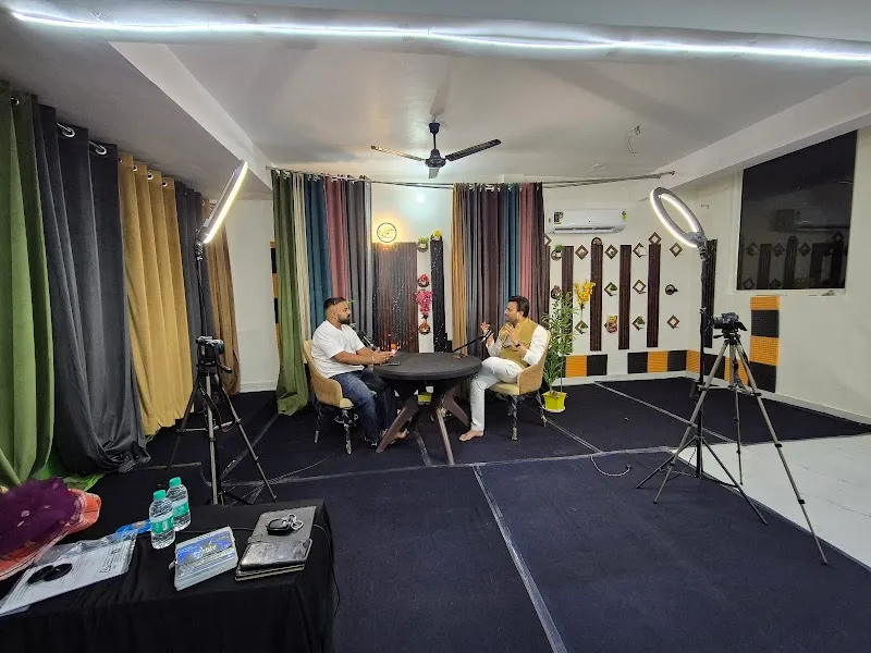 Fantastico Recording Music & Podcast Studio in Agra