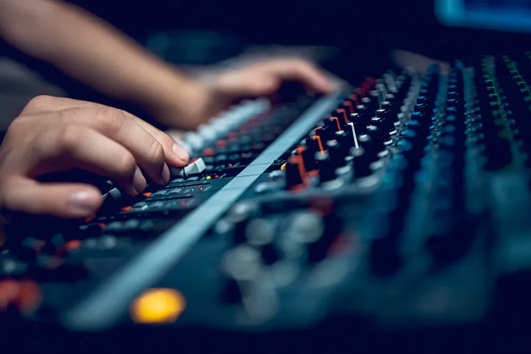 Fantastico Recording Music & Podcast Studio in Agra