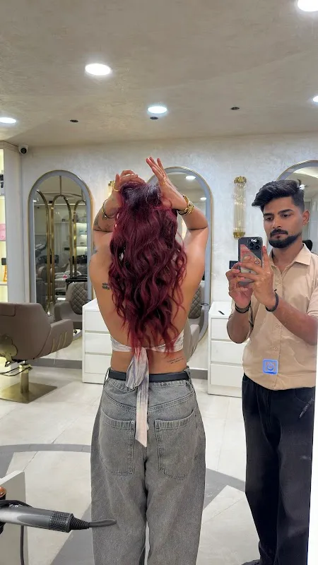 Lynora luxury salon