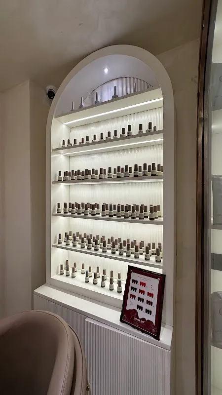 Lynora luxury salon