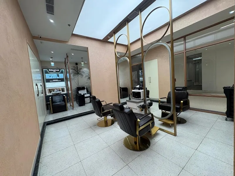 Looks Salon Omaxe, Chandni Chowk