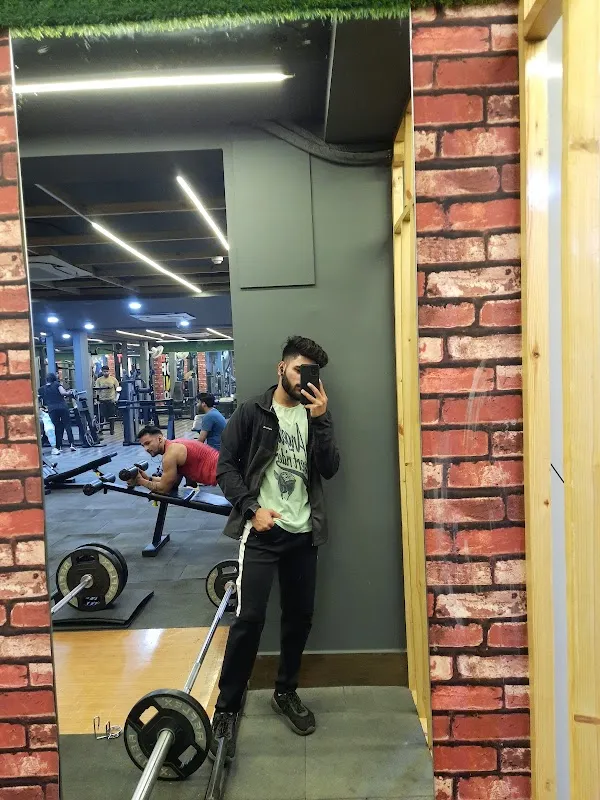 Fit7 By M.S Dhoni | Best Gym In Agra | Best Fitness Center in Agra |
