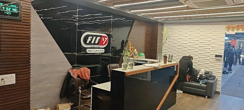 Fit7 By M.S Dhoni | Best Gym In Agra | Best Fitness Center in Agra |