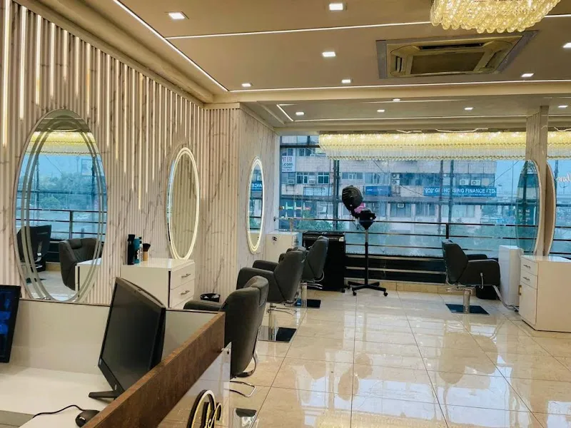 Addly's De Unisex Hair Salon - Best Salon in Noida