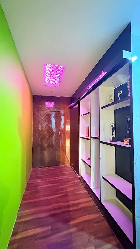 B Square Dance Studio