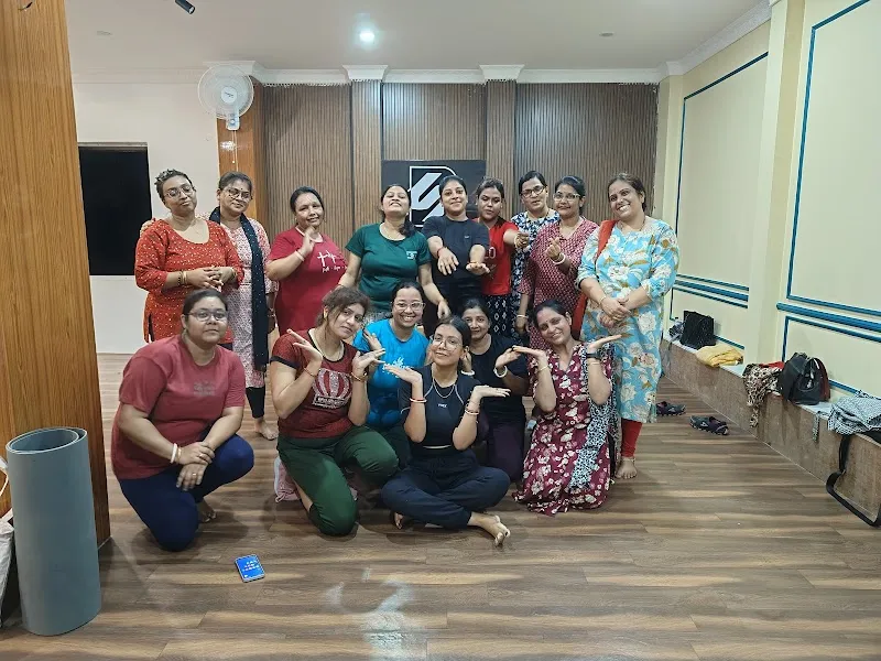 B Square Dance Studio