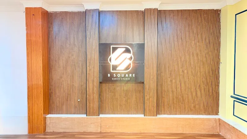 B Square Dance Studio