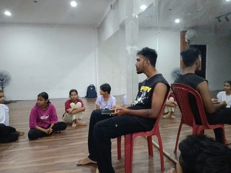 B Square Dance Studio