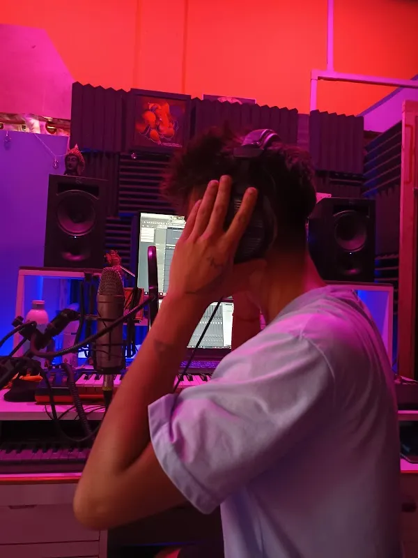 Melodic Escape Records (Music Studio)
