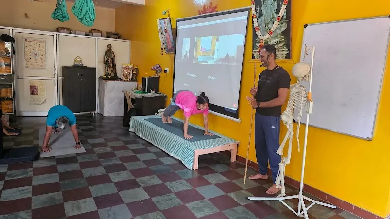 Vivekananda School of Yoga