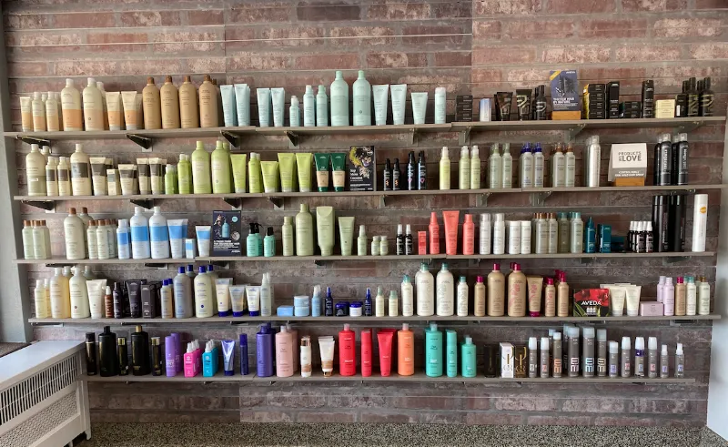 Salon West