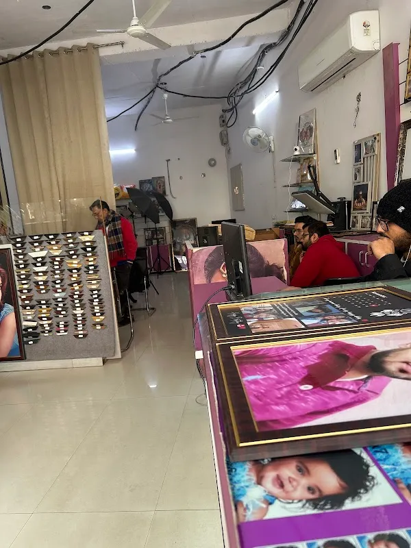 Mandeep Colour Lab & Art Studio