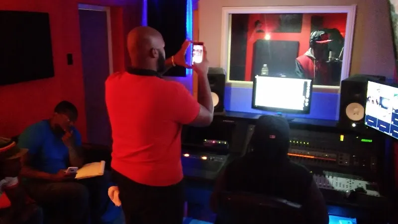 LeakHouse Studios