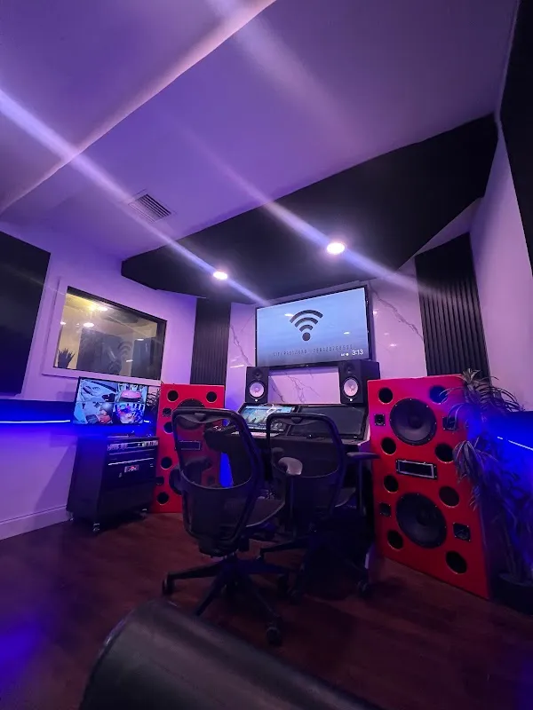 LeakHouse Studios