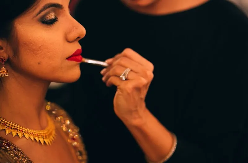 New Looks Salon & Makeup Studio - Best Makeup Studio & Unisex Salon in Lucknow