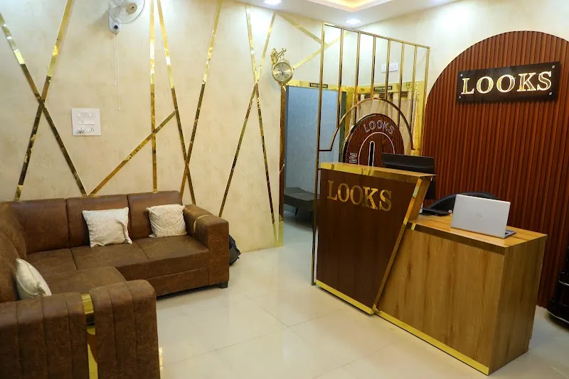 New Looks Salon & Makeup Studio - Best Makeup Studio & Unisex Salon in Lucknow