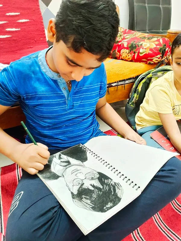 कलाज्ञ Art and Craft classes