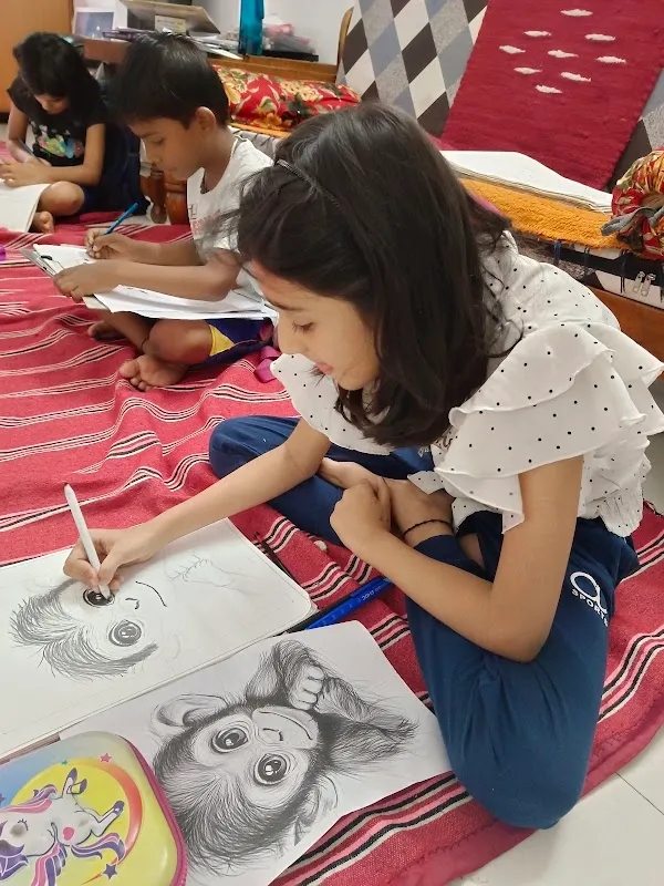 कलाज्ञ Art and Craft classes