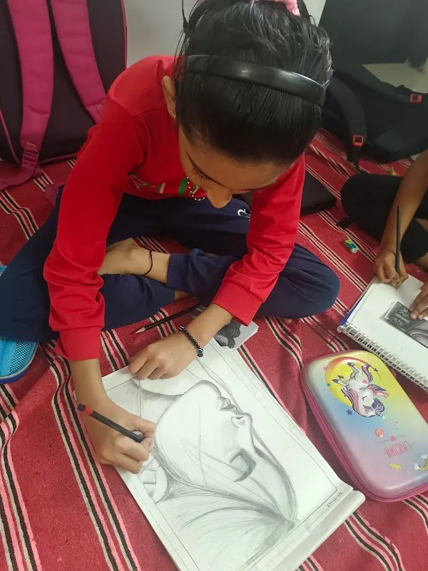 कलाज्ञ Art and Craft classes