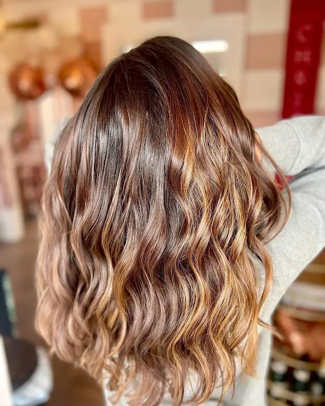Salon 5 Sixteen