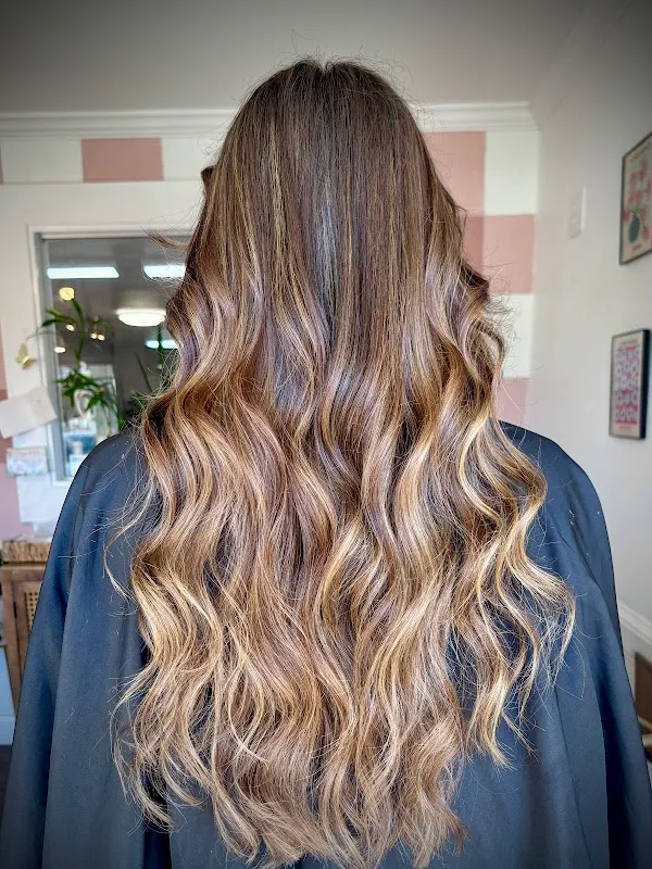 Salon 5 Sixteen
