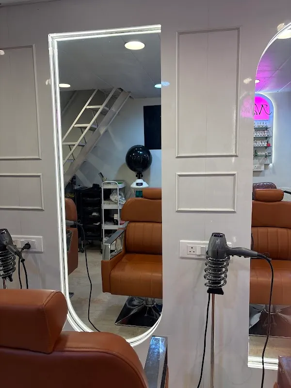 Lumiere Family Salon