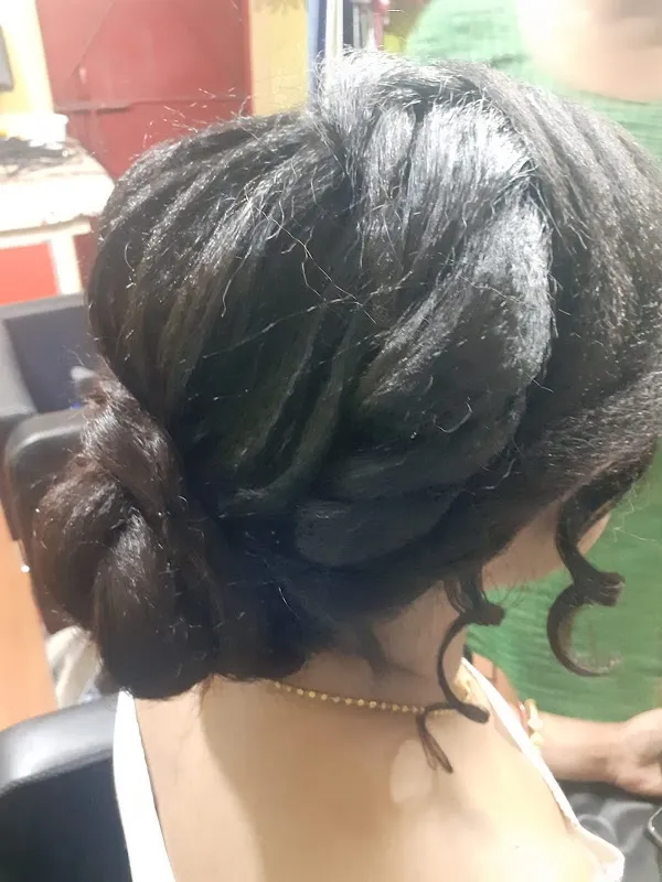 Shringar Beauty Parlour Ladies only