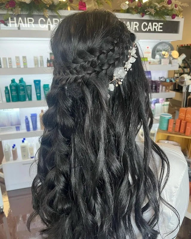 Solaris Aveda Salon & Spa