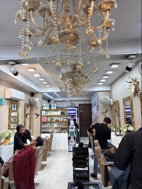 LAVISH - Luxury Unisex Salon By Happy
