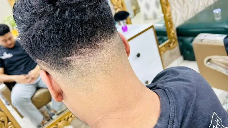 LAVISH - Luxury Unisex Salon By Happy