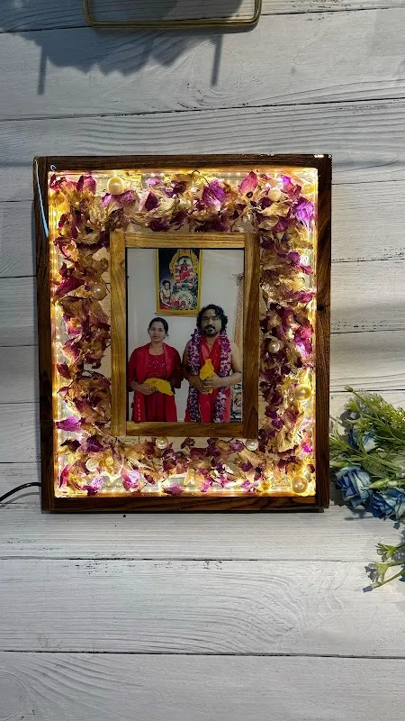 Flicker Colors - Resin Art Studio | CMR Road | Varmala Preservation | Flower Preservation | Resin wall Clock
