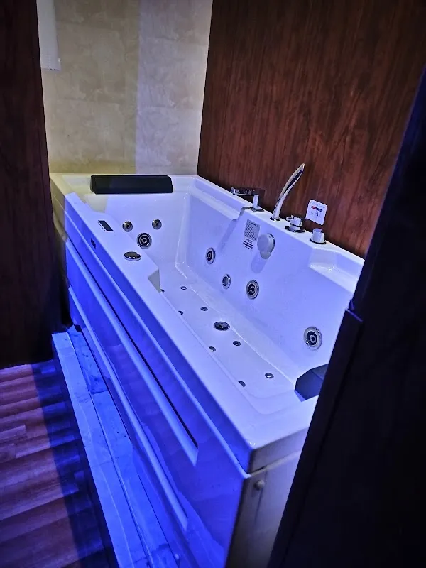 Glory Spa and Salon