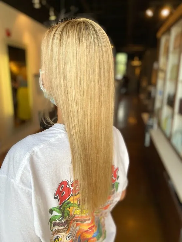 Strands Salon And Spa