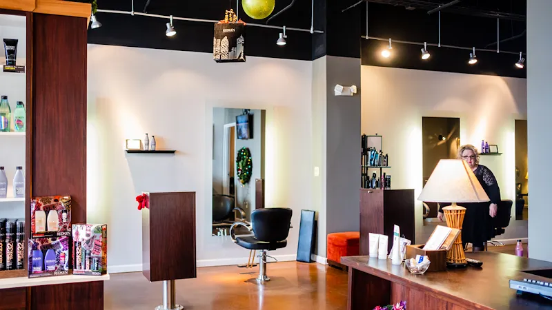 Strands Salon And Spa