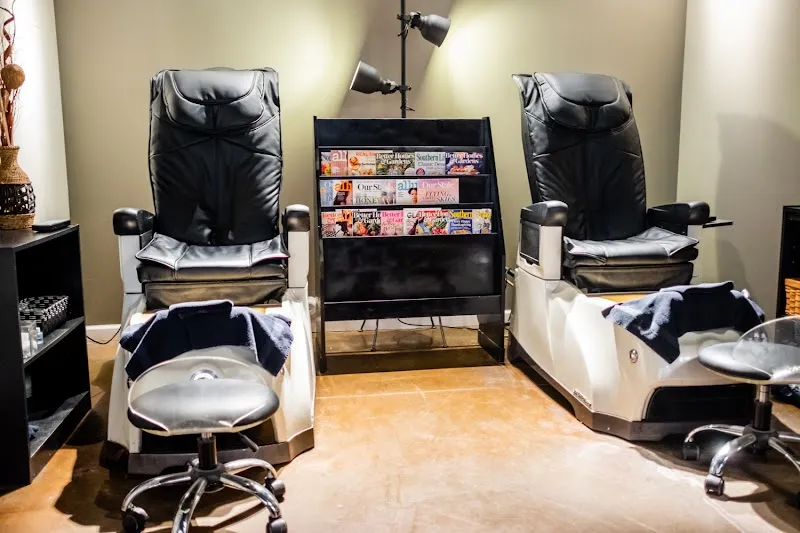 Strands Salon And Spa