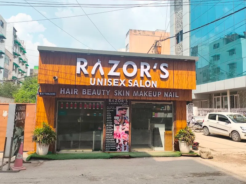 Razor's unisex salon