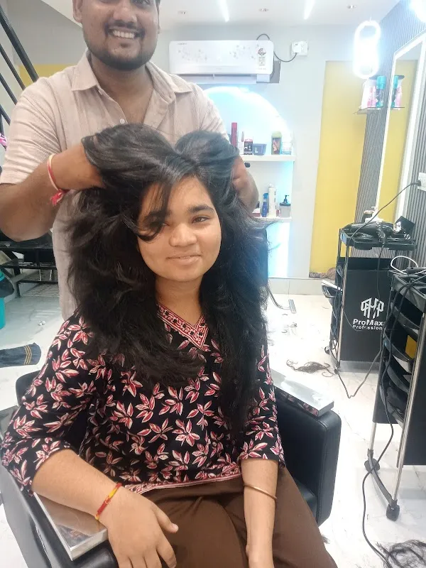 Scissor's Land The Unisex Hair Studio