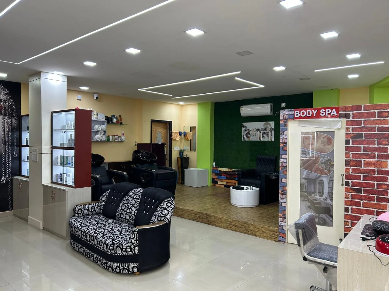 Baishali Family Salon & Academy
