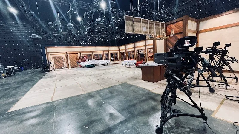Cinelease Studios - Three Ring