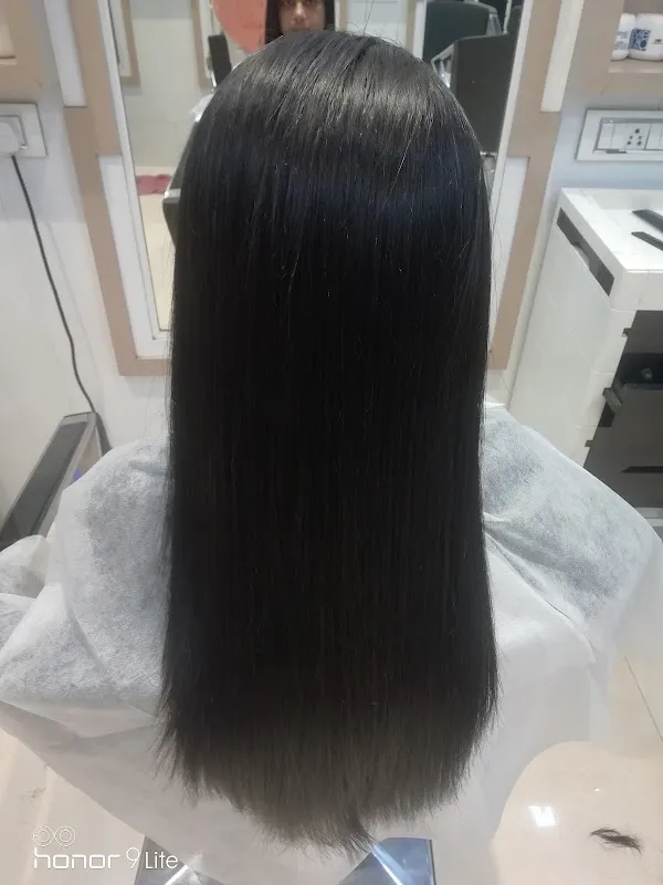 Arshad Hashmi L18 hair and beauty salon, academy, Consultation