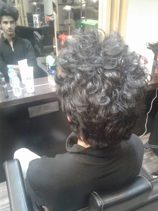 Arshad Hashmi L18 hair and beauty salon, academy, Consultation