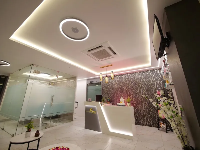Laavish Saloon