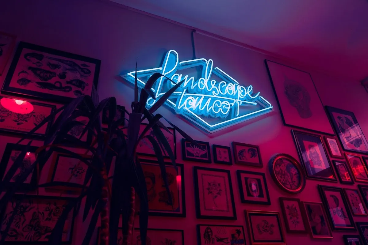 Landscape Tattoo Bastille - salon de tatouage walk-in Paris Piercing