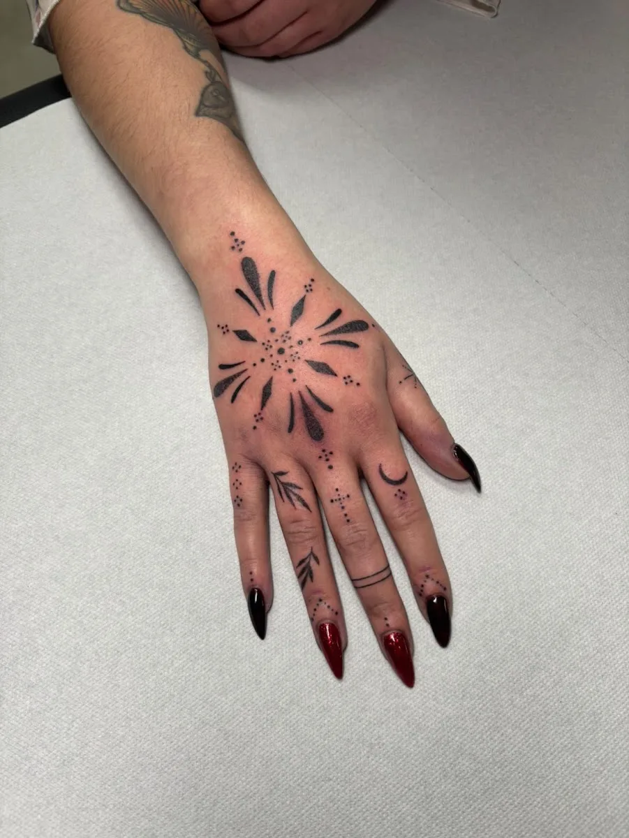 Landscape Tattoo Bastille - salon de tatouage walk-in Paris Piercing