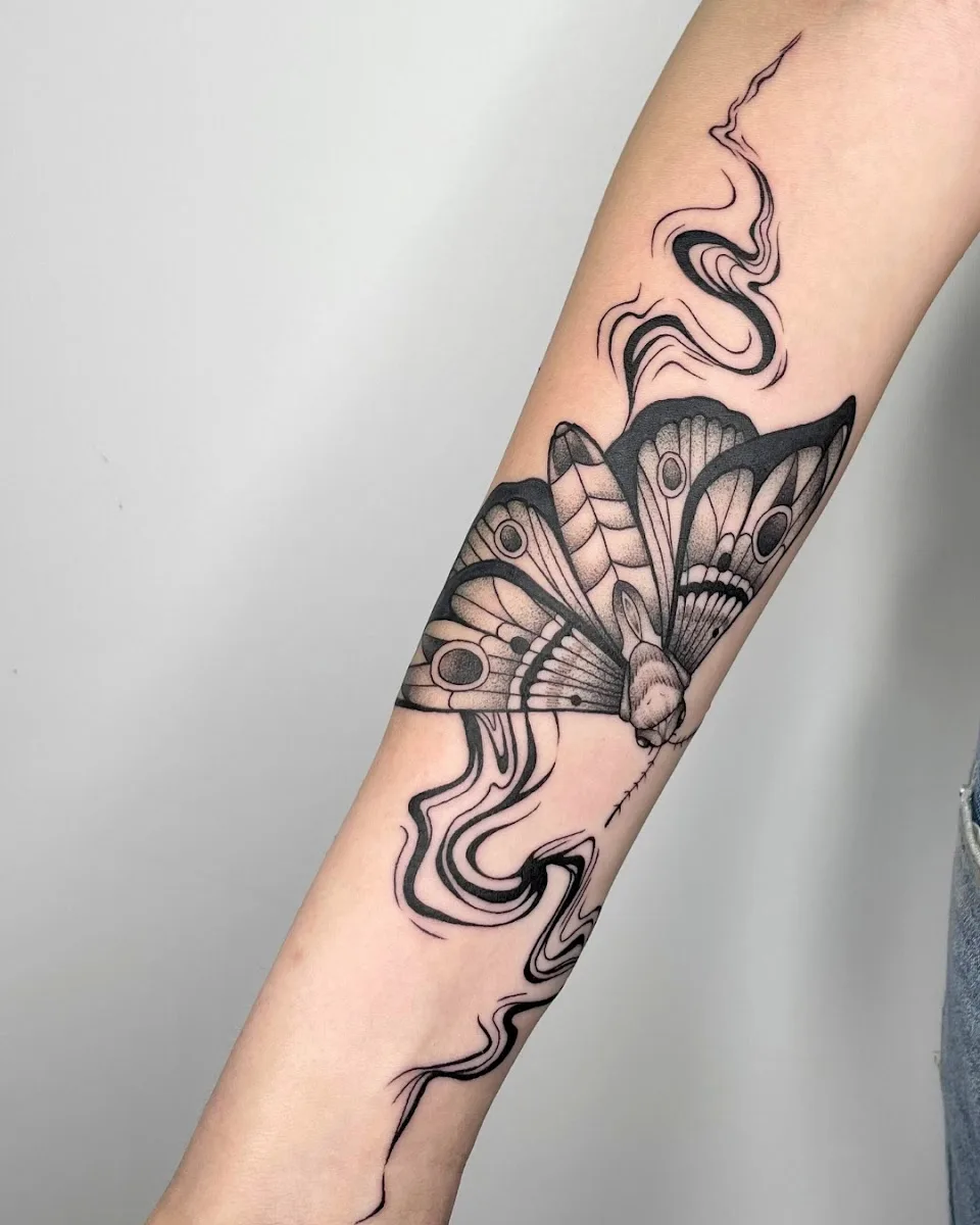 Landscape Tattoo Bastille - salon de tatouage walk-in Paris Piercing