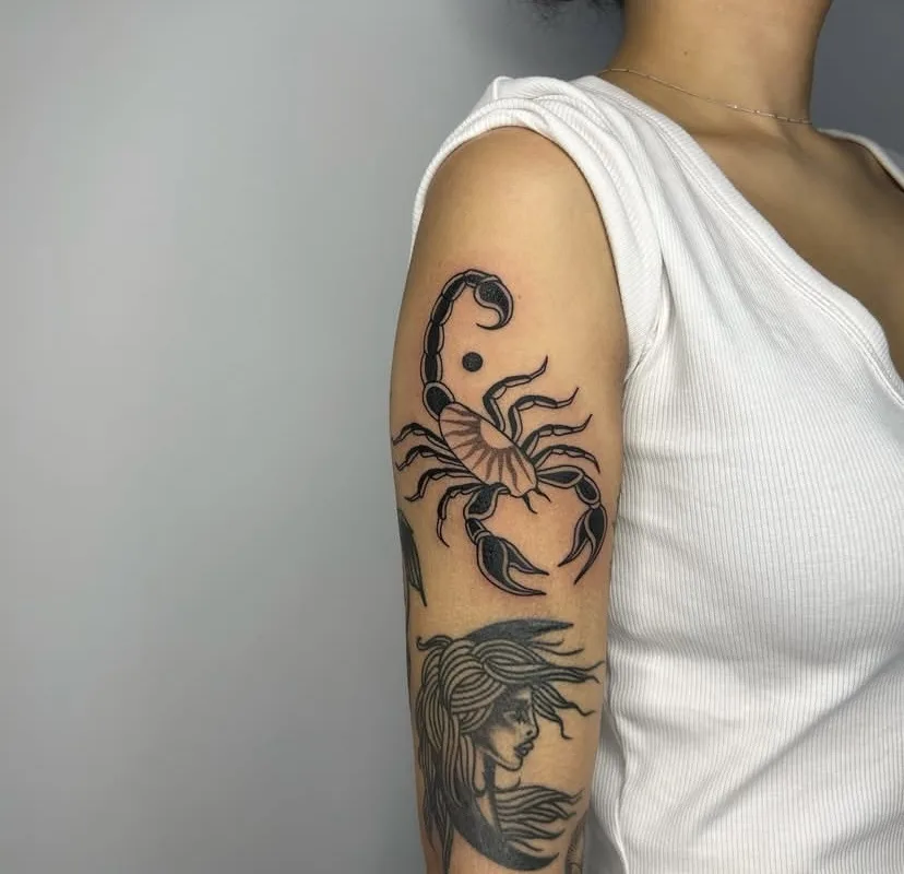 Landscape Tattoo Bastille - salon de tatouage walk-in Paris Piercing