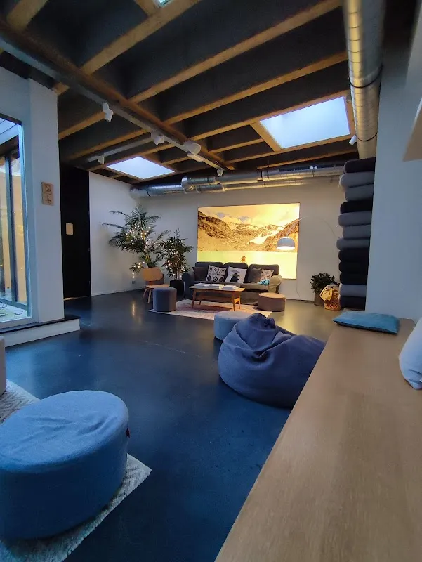 Yoga Room - Defacqz