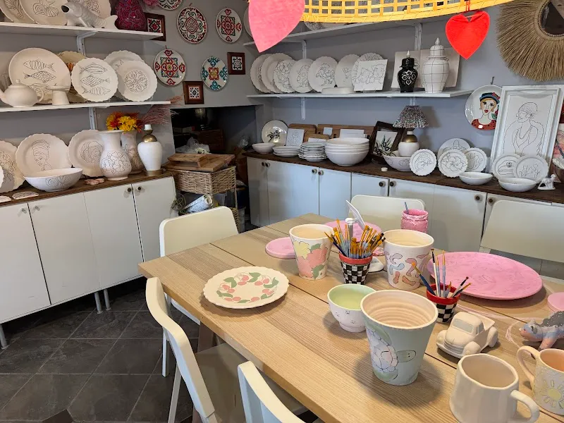 Atelier Newday Pottery Painting & Art Studio